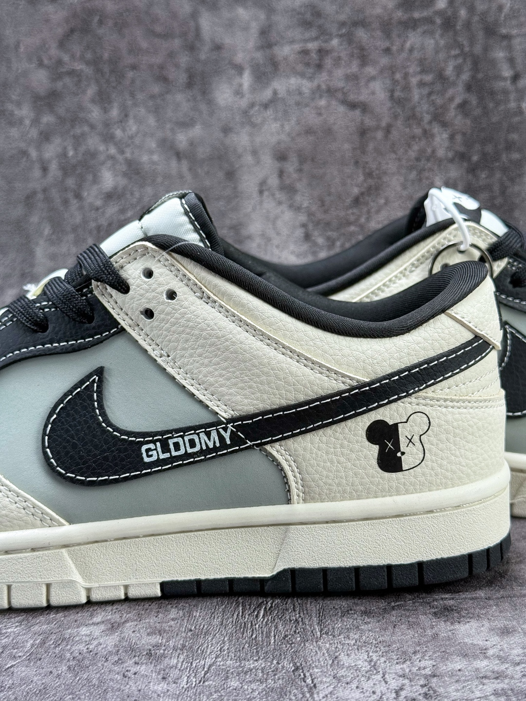 Nike SB Dunk Low 暴力熊 白灰黑 TX1688-017-Top High Quatity Cheap Sneakers Fashion Clothing Clothes Bags handbags Shoes of all Brand wholesale With The best Quality And Beautiful Price from China Factory Chinese suppliers wholesaler seller Nike SB Dunk Low 暴力熊 白灰黑 TX1688-017