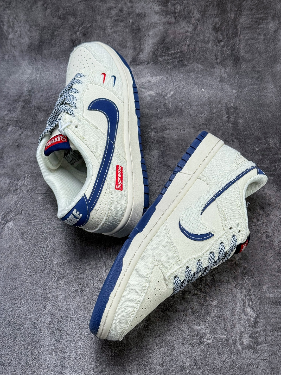 Nike SB Dunk Low x Superme 白蓝双勾双小勾满天星 JP1628-034-Top High Quatity Cheap Sneakers Fashion Clothing Clothes Bags handbags Shoes of all Brand wholesale With The best Quality And Beautiful Price from China Factory Chinese suppliers wholesaler seller Nike SB Dunk Low x Superme 白蓝双勾双小勾满天星 JP1628-034