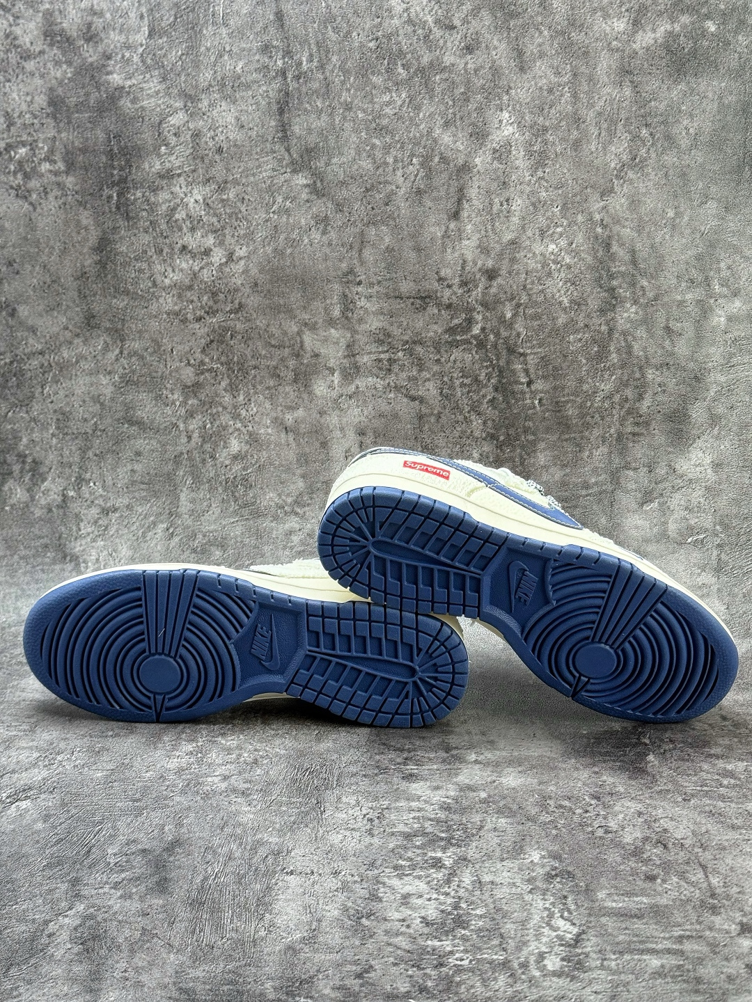 Nike SB Dunk Low x Superme 白蓝双勾双小勾满天星 JP1628-034-Top High Quatity Cheap Sneakers Fashion Clothing Clothes Bags handbags Shoes of all Brand wholesale With The best Quality And Beautiful Price from China Factory Chinese suppliers wholesaler seller Nike SB Dunk Low x Superme 白蓝双勾双小勾满天星 JP1628-034