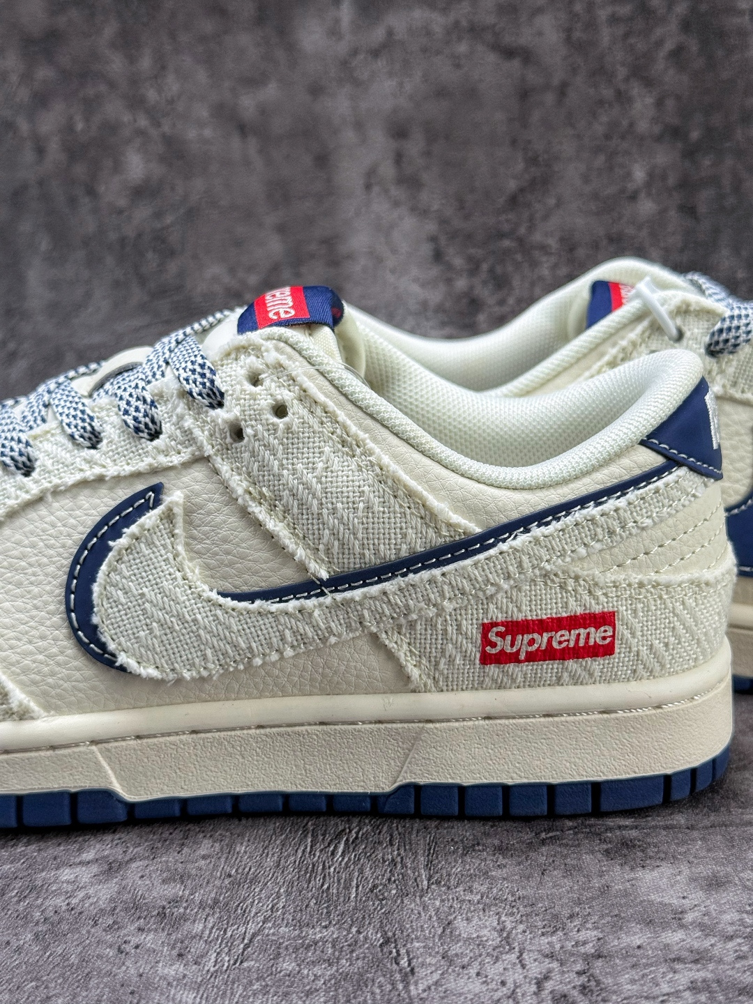 Nike SB Dunk Low x Superme 白蓝双勾双小勾满天星 JP1628-034-Top High Quatity Cheap Sneakers Fashion Clothing Clothes Bags handbags Shoes of all Brand wholesale With The best Quality And Beautiful Price from China Factory Chinese suppliers wholesaler seller Nike SB Dunk Low x Superme 白蓝双勾双小勾满天星 JP1628-034