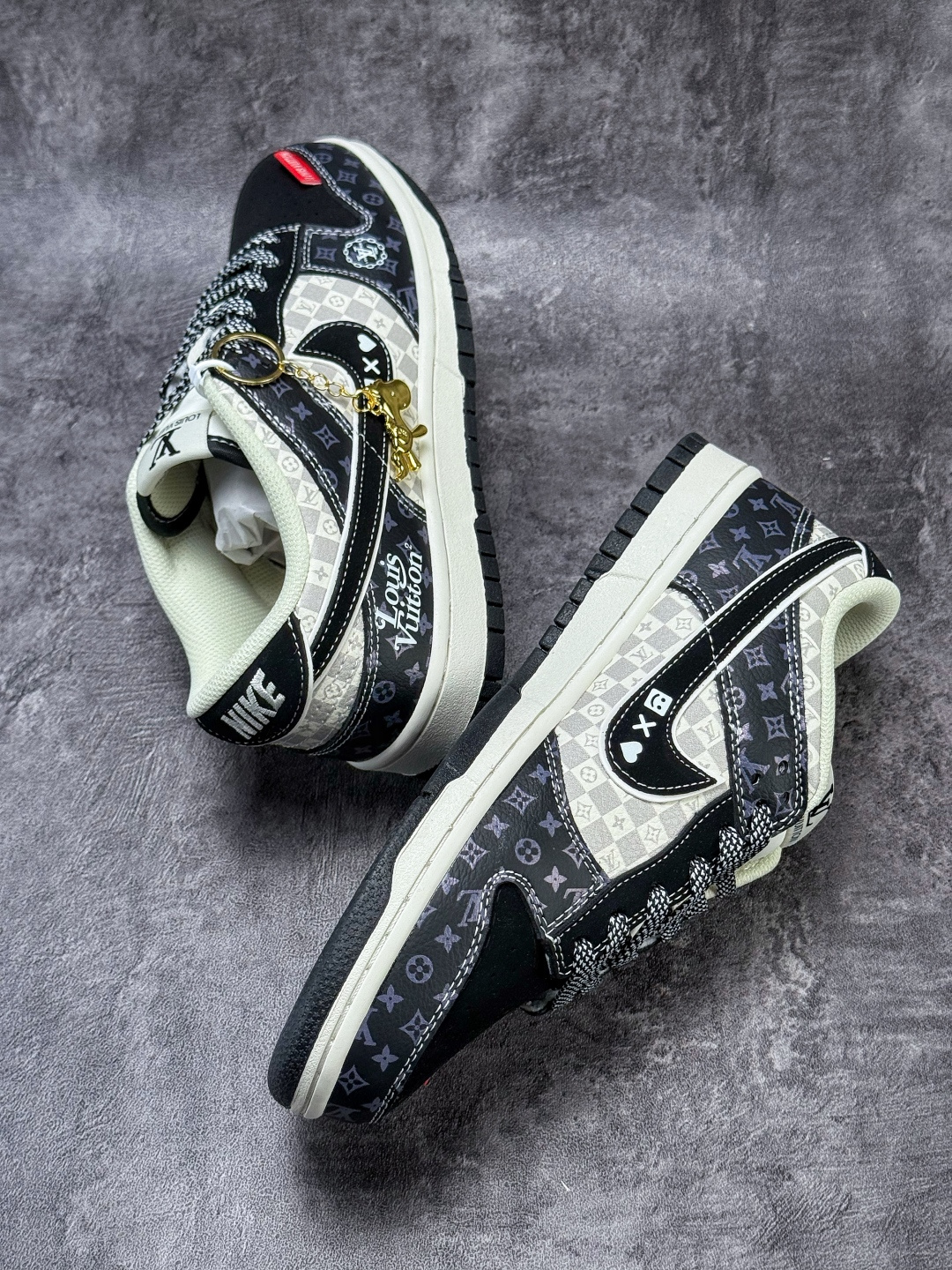 Nike SB Dunk Low x Louis Vuitton 黑灰白满天星 DN3168-034-Top High Quatity Cheap Sneakers Fashion Clothing Clothes Bags handbags Shoes of all Brand wholesale With The best Quality And Beautiful Price from China Factory Chinese suppliers wholesaler seller Nike SB Dunk Low x Louis Vuitton 黑灰白满天星 DN3168-034