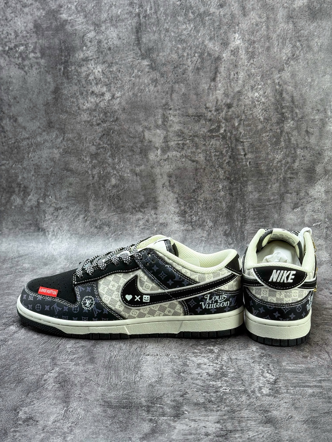Nike SB Dunk Low x Louis Vuitton 黑灰白满天星 DN3168-034-Top High Quatity Cheap Sneakers Fashion Clothing Clothes Bags handbags Shoes of all Brand wholesale With The best Quality And Beautiful Price from China Factory Chinese suppliers wholesaler seller Nike SB Dunk Low x Louis Vuitton 黑灰白满天星 DN3168-034