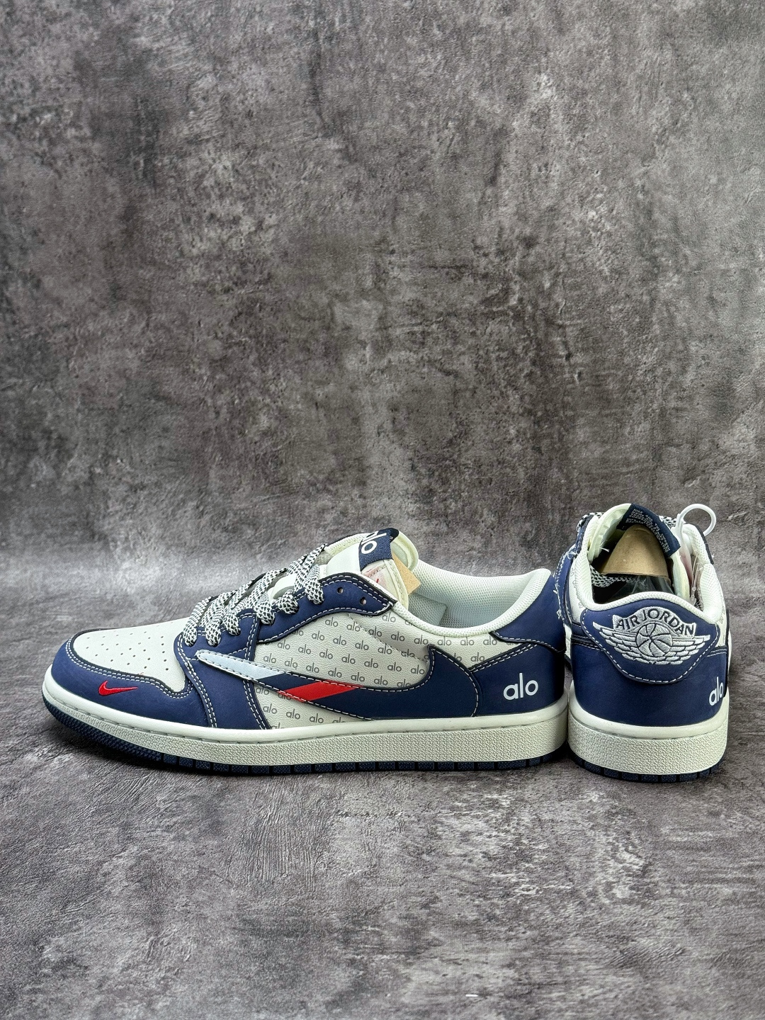Travis Scott x Nike Air Jordan 1 Low x ALO Air Jordan 1 Low 反转蓝白小勾满天星倒钩 纯原版本 DZ2688-012-Top High Quatity Cheap Sneakers Fashion Clothing Clothes Bags handbags Shoes of all Brand wholesale With The best Quality And Beautiful Price from China Factory Chinese suppliers wholesaler seller Travis Scott x Nike Air Jordan 1 Low x ALO Air Jordan 1 Low 反转蓝白小勾满天星倒钩 纯原版本 DZ2688-012