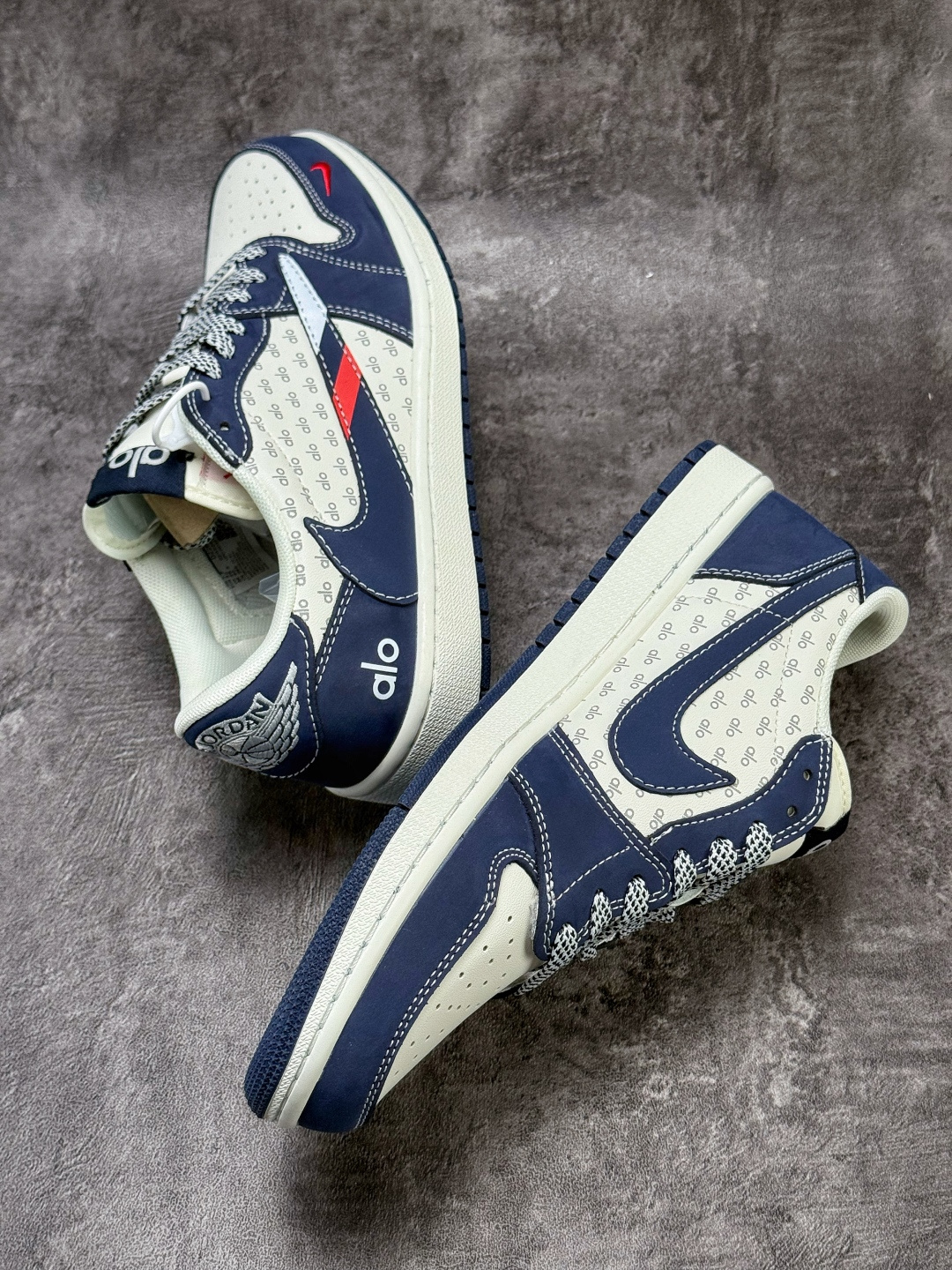 Travis Scott x Nike Air Jordan 1 Low x ALO Air Jordan 1 Low 反转蓝白小勾满天星倒钩 纯原版本 DZ2688-012-Top High Quatity Cheap Sneakers Fashion Clothing Clothes Bags handbags Shoes of all Brand wholesale With The best Quality And Beautiful Price from China Factory Chinese suppliers wholesaler seller Travis Scott x Nike Air Jordan 1 Low x ALO Air Jordan 1 Low 反转蓝白小勾满天星倒钩 纯原版本 DZ2688-012