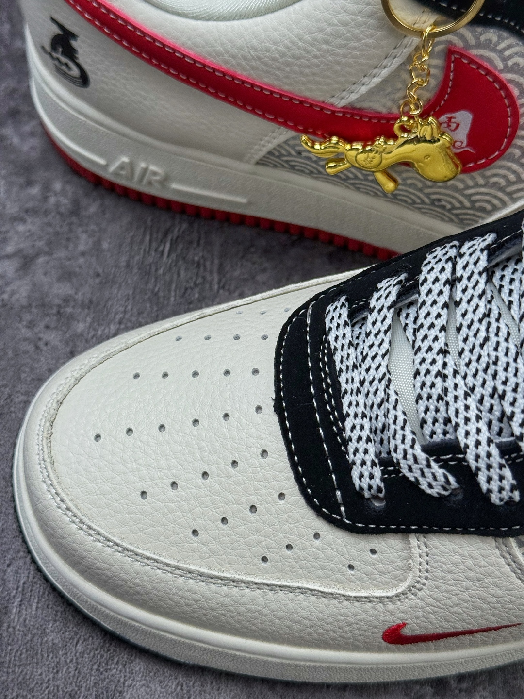 Nike Air Force 1 Low 07 马年限定 白黑红小勾满天星 DQ6628-167