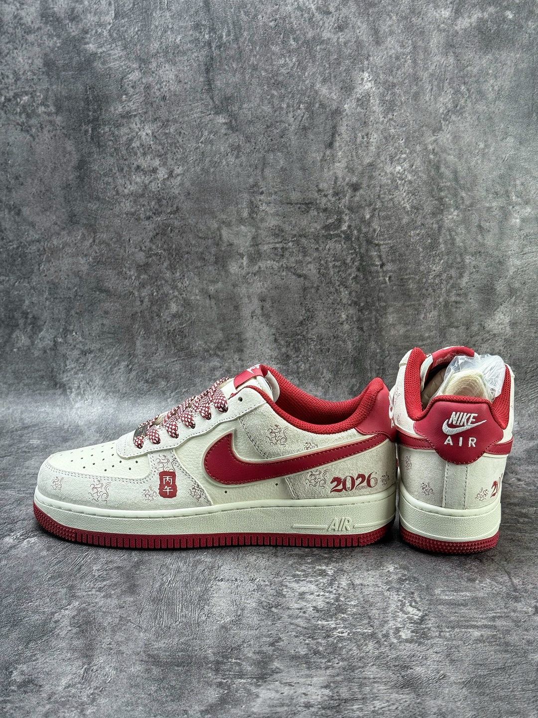 Nike Air Force 1 Low 07 马年限定 灰白红满天星 KG6699-F17-Top High Quatity Cheap Sneakers Fashion Clothing Clothes Bags handbags Shoes of all Brand wholesale With The best Quality And Beautiful Price from China Factory Chinese suppliers wholesaler seller Nike Air Force 1 Low 07 马年限定 灰白红满天星 KG6699-F17