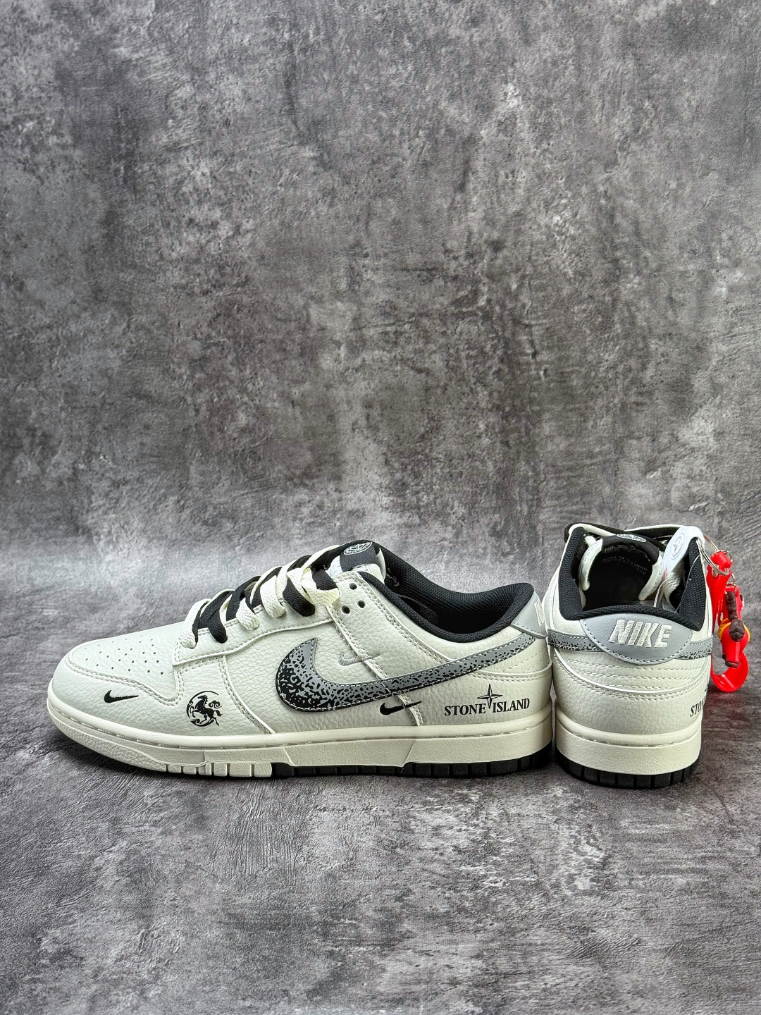 Nike SB Dunk Low 马年限定 x Stone Island 白黑三小勾 JX6988-101