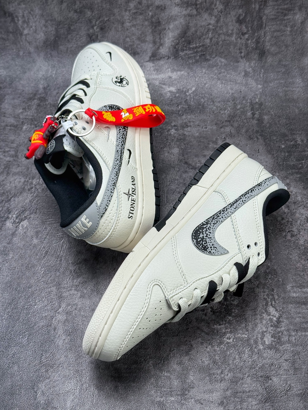 Nike SB Dunk Low 马年限定 x Stone Island 白黑三小勾 JX6988-101