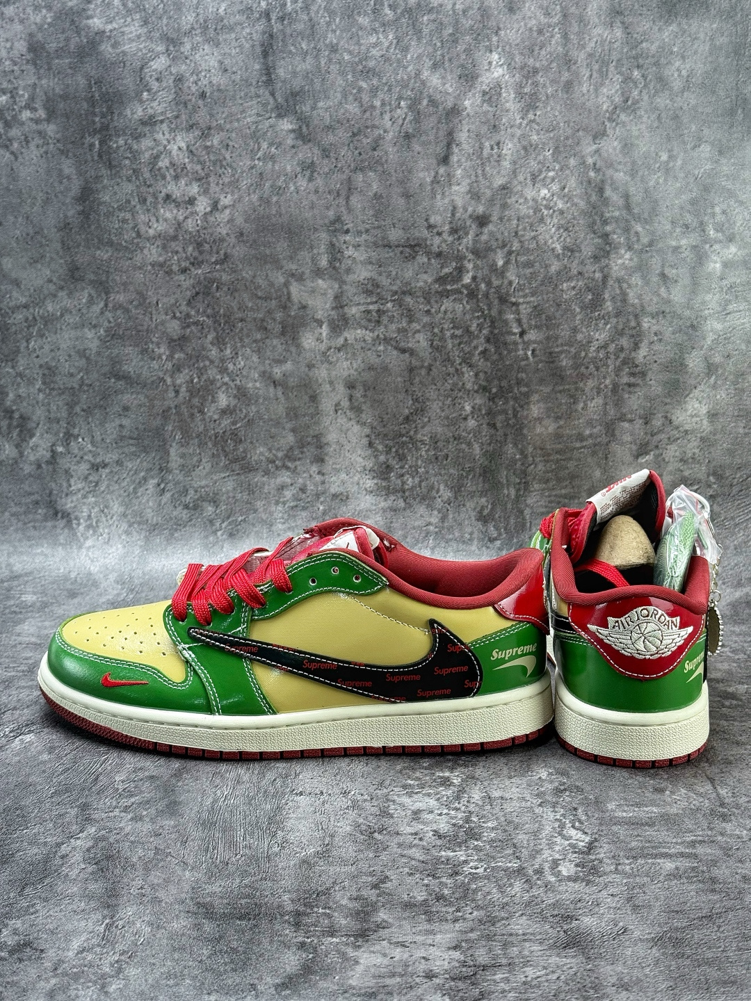 Travis Scott x Nike Air Jordan 1 Low x superme Air Jordan 1 Low 反转绿棕红小勾倒钩 纯原版本 XB1979-027-Top High Quatity Cheap Sneakers Fashion Clothing Clothes Bags handbags Shoes of all Brand wholesale With The best Quality And Beautiful Price from China Factory Chinese suppliers wholesaler seller Travis Scott x Nike Air Jordan 1 Low x superme Air Jordan 1 Low 反转绿棕红小勾倒钩 纯原版本 XB1979-027