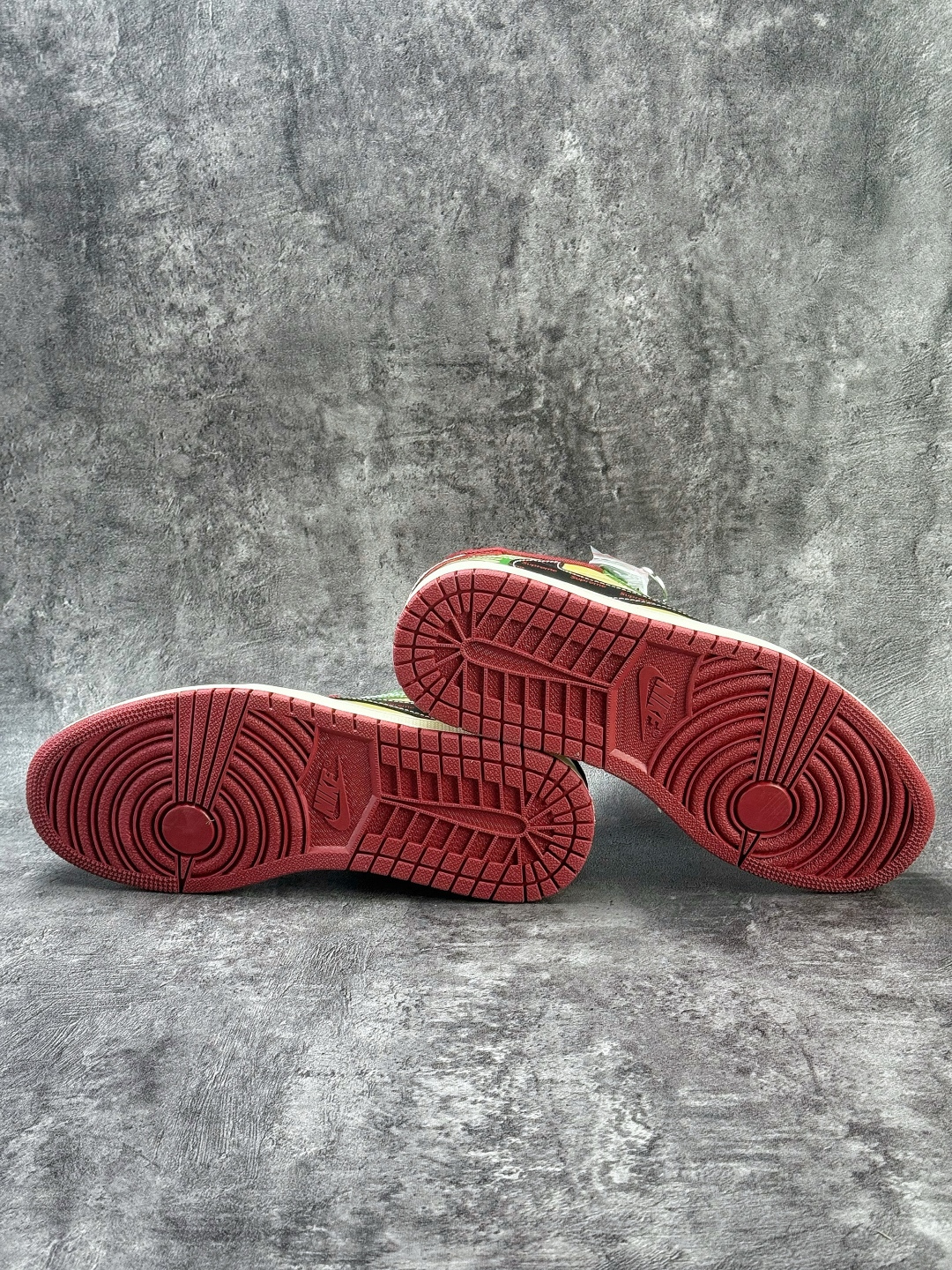 Travis Scott x Nike Air Jordan 1 Low x superme Air Jordan 1 Low 反转绿棕红小勾倒钩 纯原版本 XB1979-027-Top High Quatity Cheap Sneakers Fashion Clothing Clothes Bags handbags Shoes of all Brand wholesale With The best Quality And Beautiful Price from China Factory Chinese suppliers wholesaler seller Travis Scott x Nike Air Jordan 1 Low x superme Air Jordan 1 Low 反转绿棕红小勾倒钩 纯原版本 XB1979-027