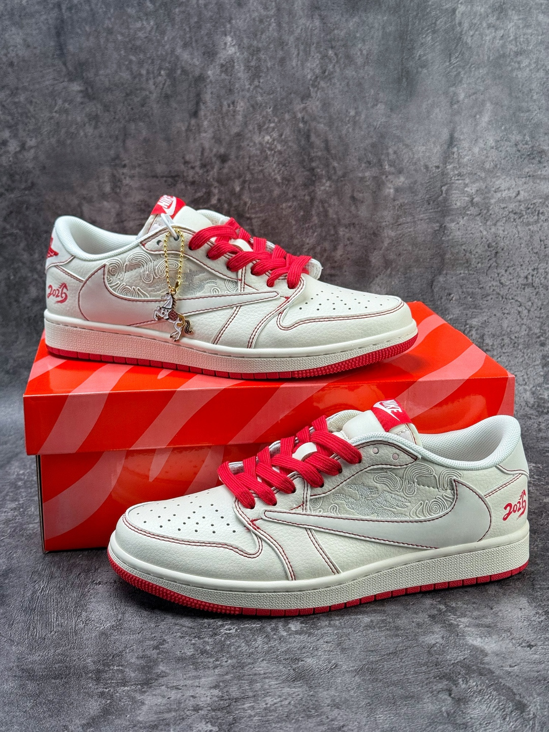 Travis Scott x Nike Air Jordan 1 Low 马年限定 Air Jordan 1 Low 反转白红倒钩 纯原版本 XT6998-159-Top High Quatity Cheap Sneakers Fashion Clothing Clothes Bags handbags Shoes of all Brand wholesale With The best Quality And Beautiful Price from China Factory Chinese suppliers wholesaler seller Travis Scott x Nike Air Jordan 1 Low 马年限定 Air Jordan 1 Low 反转白红倒钩 纯原版本 XT6998-159