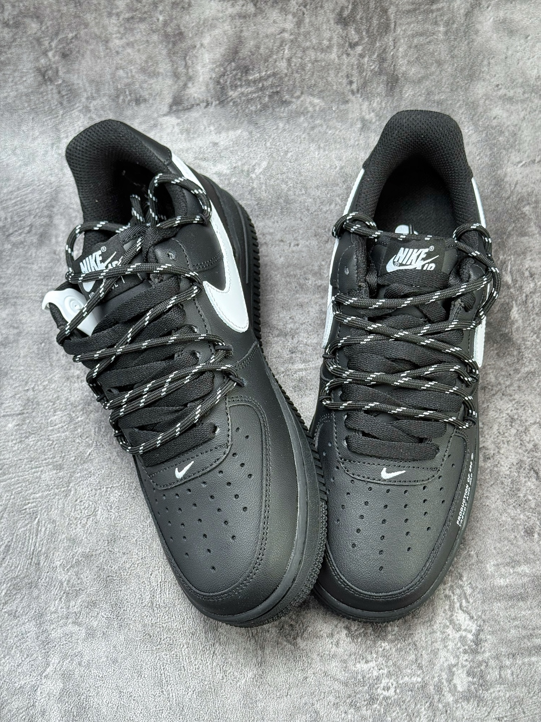 220 Nike Air Force 1 Low 07 x Stussy 黑白绑带 FZ0627-010
