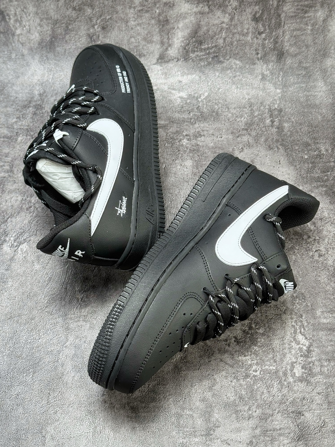 220 Nike Air Force 1 Low 07 x Stussy 黑白绑带 FZ0627-010