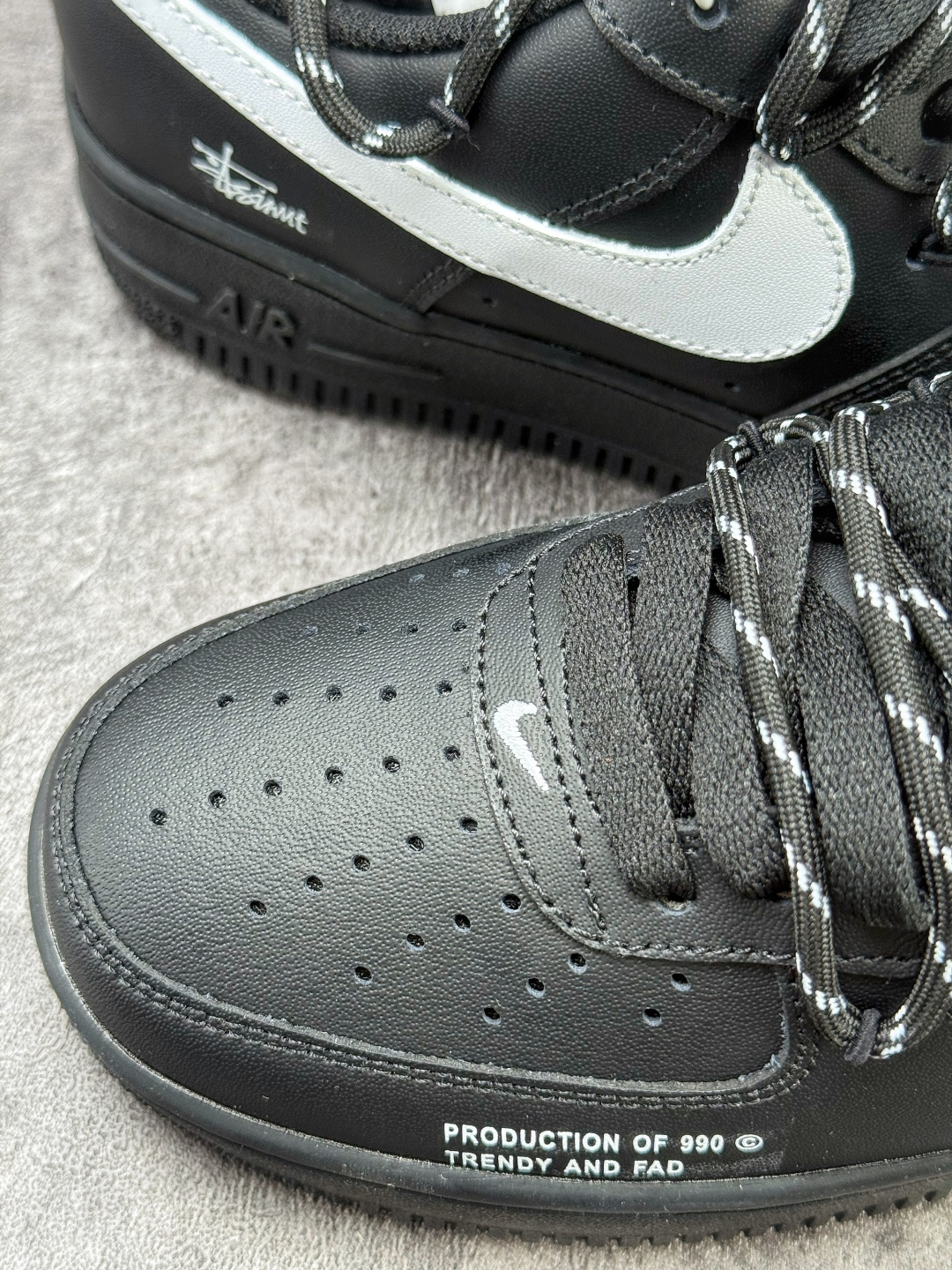 220 Nike Air Force 1 Low 07 x Stussy 黑白绑带 FZ0627-010