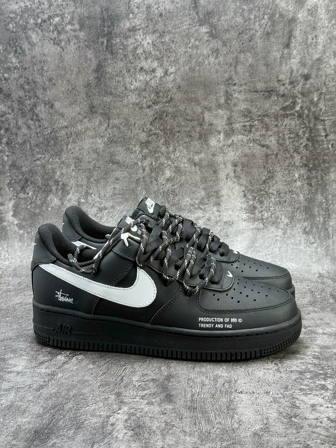 220 Nike Air Force 1 Low 07 x Stussy 黑白绑带 FZ0627-010