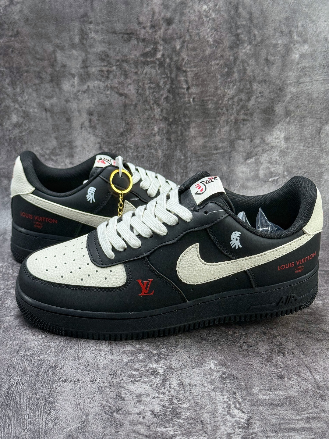 210 Nike Air Force 1 Low 07 马年限定 x Louis Vuitton 黑白 FV3694-104