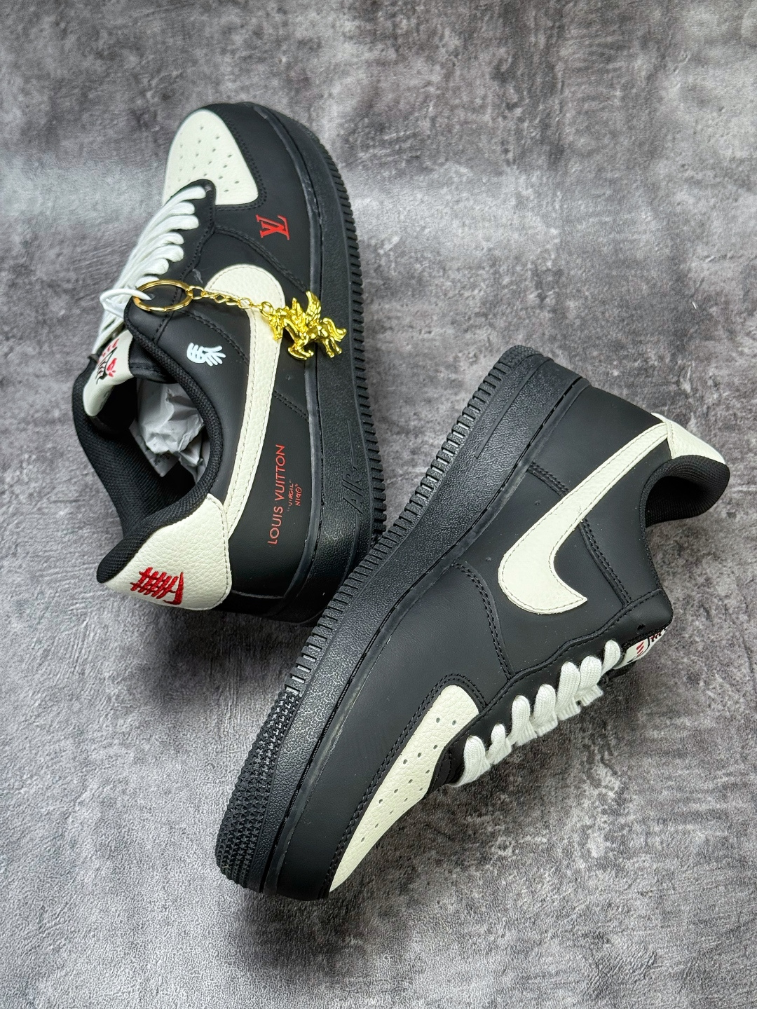 210 Nike Air Force 1 Low 07 马年限定 x Louis Vuitton 黑白 FV3694-104