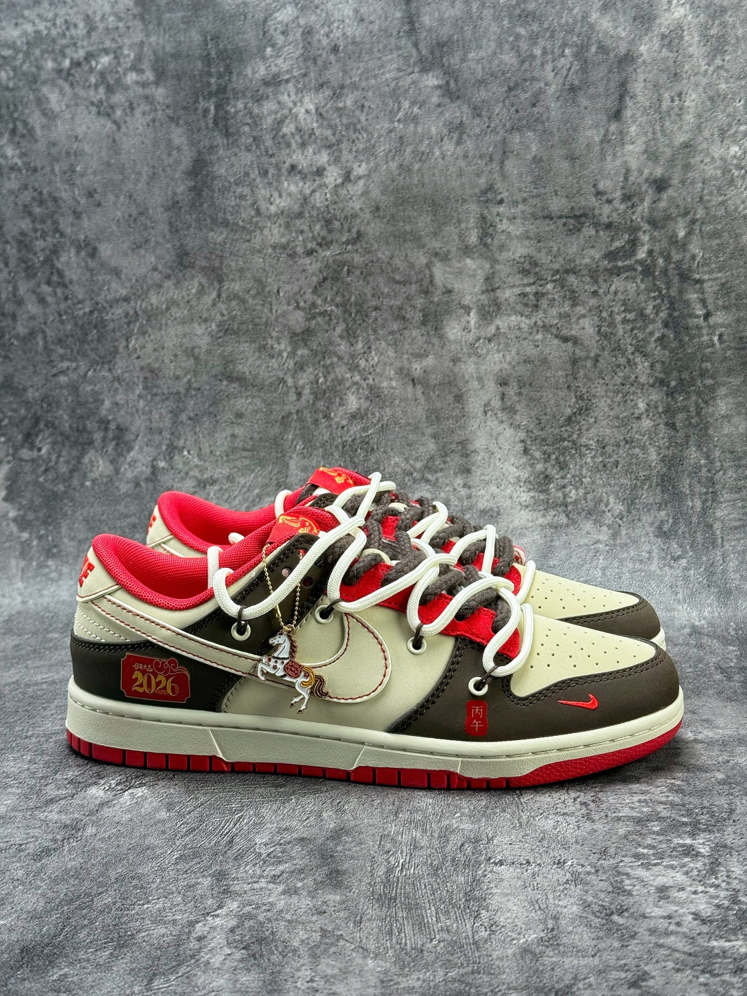 250 Nike SB Dunk Low 马年限定 棕白红小勾 YX5066-C68