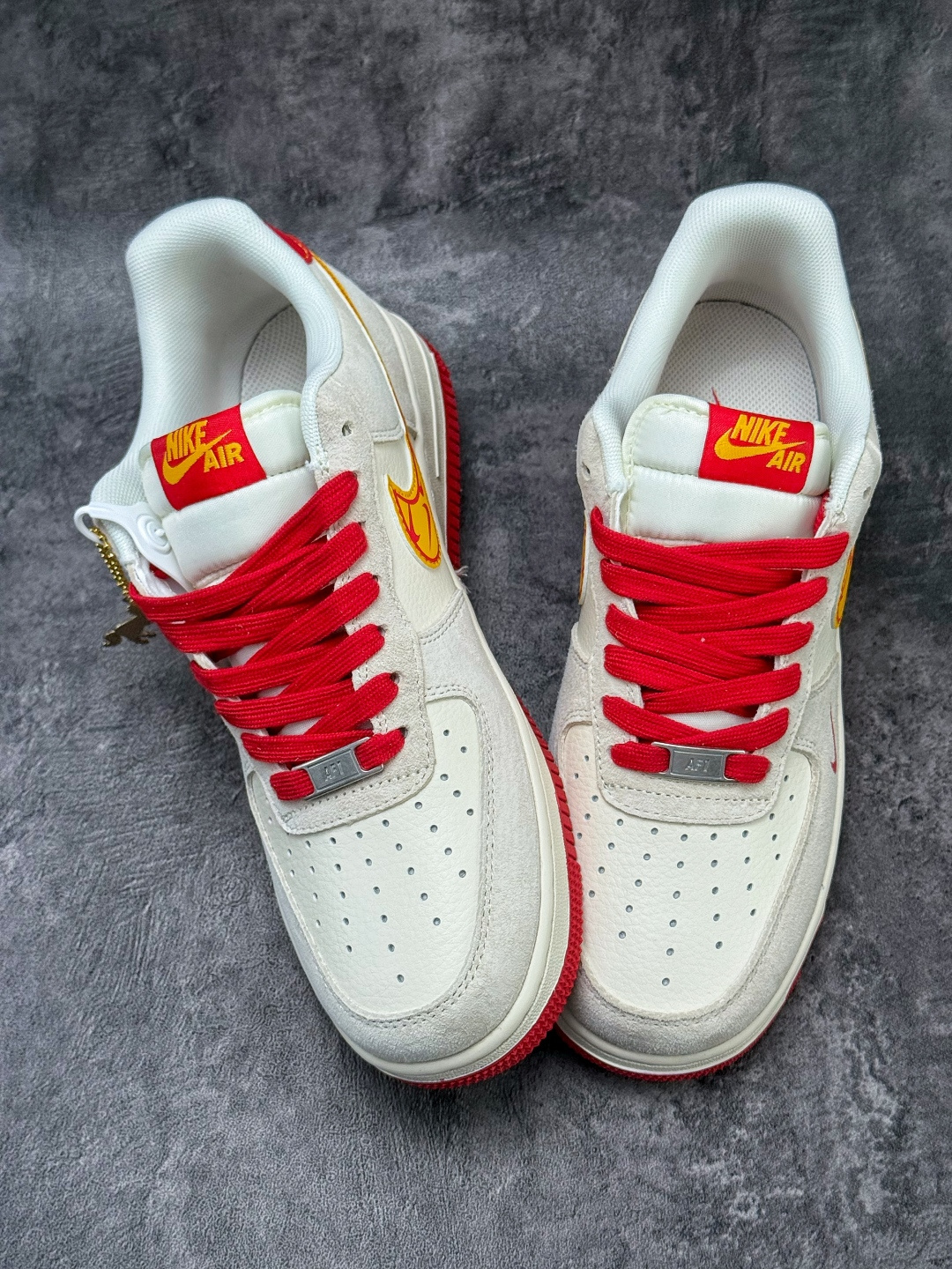 210 Nike Air Force 1 Low 07 马年限定 灰白红小勾 XT6998-140-Chinese UA Cheap High Quatity Brand Clothes Bags handbags Sneakers wholesale wholesaler seller from China Factory suppliers Fashion Clothing Shoes best Quality Beautiful Price 210 Nike Air Force 1 Low 07 马年限定 灰白红小勾 XT6998-140