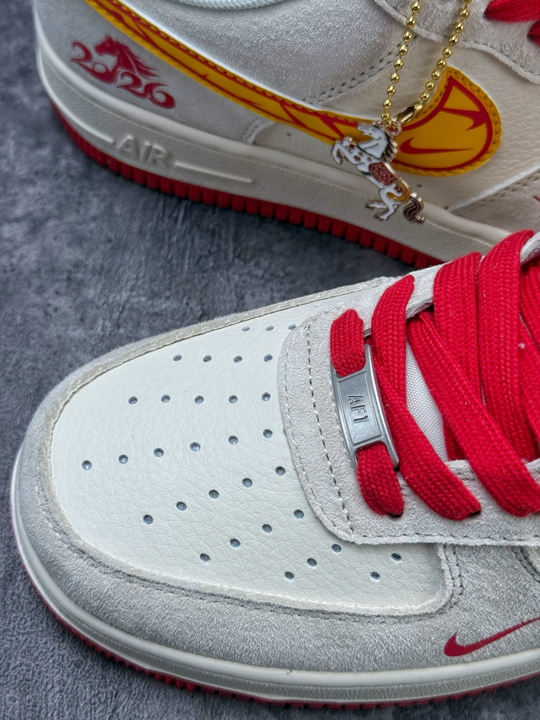 210 Nike Air Force 1 Low 07 马年限定 灰白红小勾 XT6998-140-Chinese UA Cheap High Quatity Brand Clothes Bags handbags Sneakers wholesale wholesaler seller from China Factory suppliers Fashion Clothing Shoes best Quality Beautiful Price 210 Nike Air Force 1 Low 07 马年限定 灰白红小勾 XT6998-140