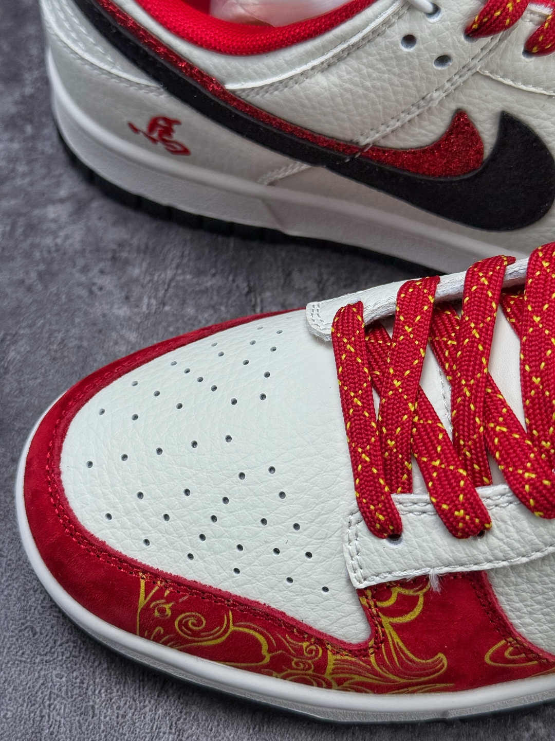 220 Nike SB Dunk Low 马年限定 红白双大勾满天星 XD6188-053-Chinese UA Cheap High Quatity Brand Clothes Bags handbags Sneakers wholesale wholesaler seller from China Factory suppliers Fashion Clothing Shoes best Quality Beautiful Price 220 Nike SB Dunk Low 马年限定 红白双大勾满天星 XD6188-053