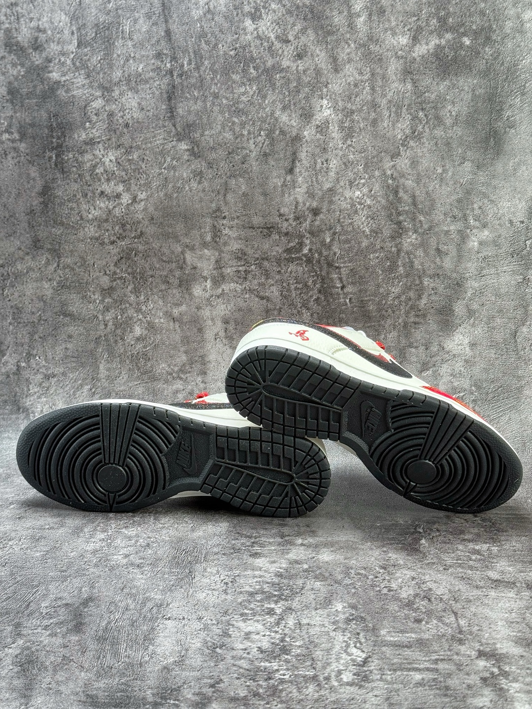 220 Nike SB Dunk Low 马年限定 红白双大勾满天星 XD6188-053-Chinese UA Cheap High Quatity Brand Clothes Bags handbags Sneakers wholesale wholesaler seller from China Factory suppliers Fashion Clothing Shoes best Quality Beautiful Price 220 Nike SB Dunk Low 马年限定 红白双大勾满天星 XD6188-053