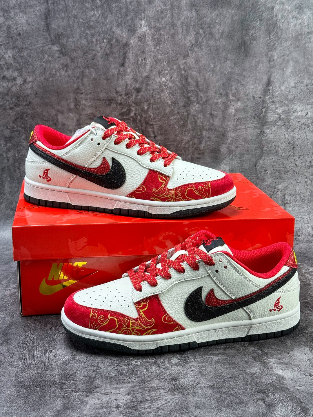 220 Nike SB Dunk Low 马年限定 红白双大勾满天星 XD6188-053-Chinese UA Cheap High Quatity Brand Clothes Bags handbags Sneakers wholesale wholesaler seller from China Factory suppliers Fashion Clothing Shoes best Quality Beautiful Price 220 Nike SB Dunk Low 马年限定 红白双大勾满天星 XD6188-053