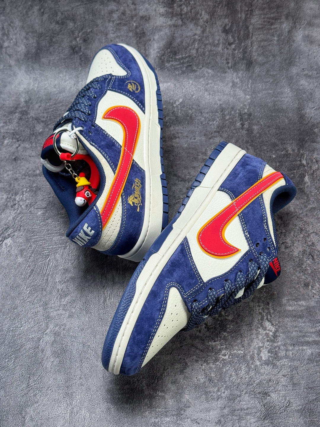 220 Nike SB Dunk Low 马年限定 蓝白红满天星 LX1988-818-Chinese UA Cheap High Quatity Brand Clothes Bags handbags Sneakers wholesale wholesaler seller from China Factory suppliers Fashion Clothing Shoes best Quality Beautiful Price 220 Nike SB Dunk Low 马年限定 蓝白红满天星 LX1988-818