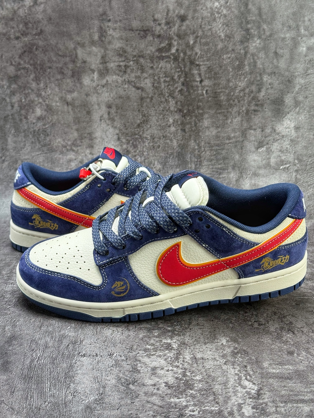 220 Nike SB Dunk Low 马年限定 蓝白红满天星 LX1988-818-Chinese UA Cheap High Quatity Brand Clothes Bags handbags Sneakers wholesale wholesaler seller from China Factory suppliers Fashion Clothing Shoes best Quality Beautiful Price 220 Nike SB Dunk Low 马年限定 蓝白红满天星 LX1988-818