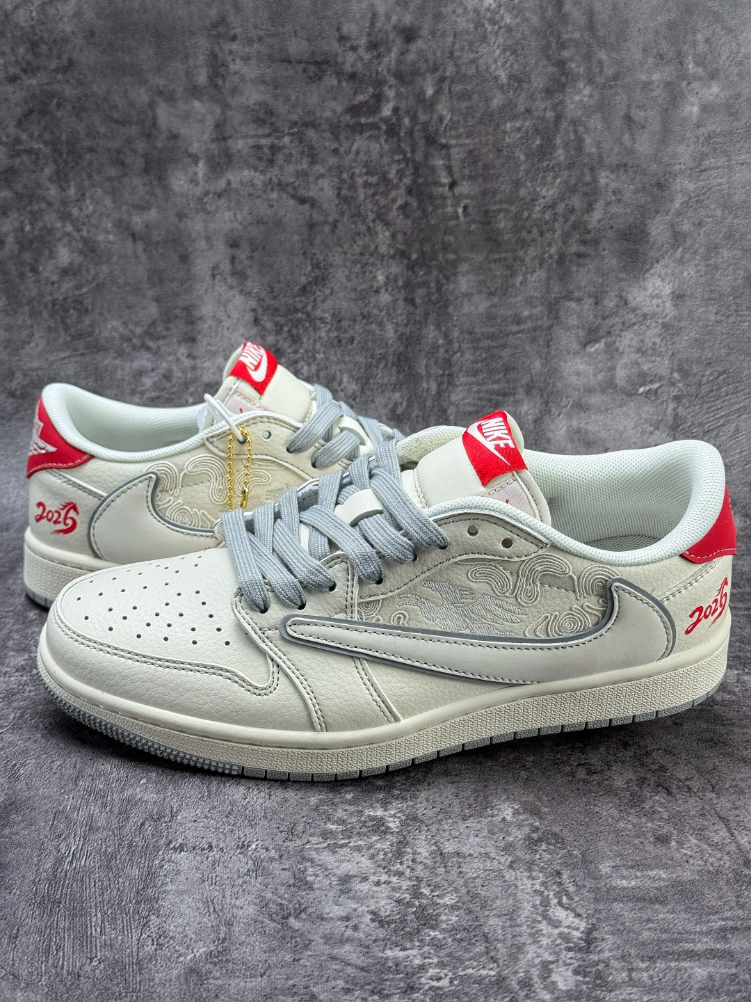 220 Travis Scott x Nike Air Jordan 1 Low 马年限定 Air Jordan 1 Low 反转白灰红倒钩 纯原版本 XT6998-160-Chinese UA Cheap High Quatity Brand Clothes Bags handbags Sneakers wholesale wholesaler seller from China Factory suppliers Fashion Clothing Shoes best Quality Beautiful Price 220 Travis Scott x Nike Air Jordan 1 Low 马年限定 Air Jordan 1 Low 反转白灰红倒钩 纯原版本 XT6998-160