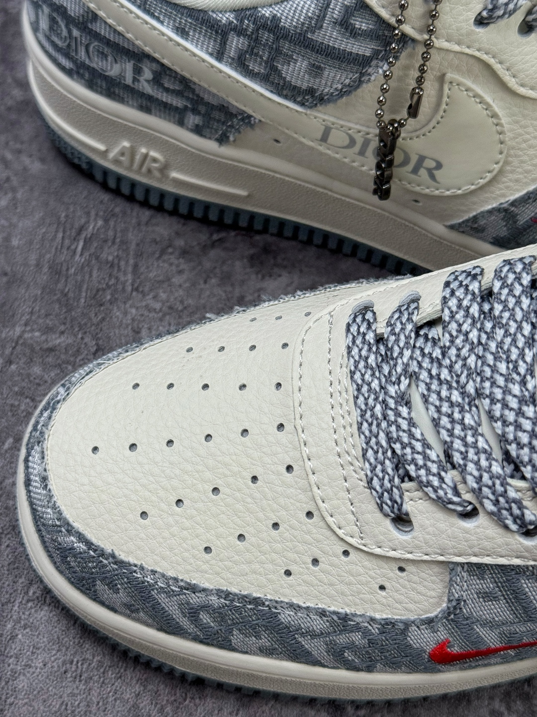 210 Nike Air Force 1 Low 07 x DIOR 灰白小勾满天星 DN1688-812-Chinese UA Cheap High Quatity Brand Clothes Bags handbags Sneakers wholesale wholesaler seller from China Factory suppliers Fashion Clothing Shoes best Quality Beautiful Price 210 Nike Air Force 1 Low 07 x DIOR 灰白小勾满天星 DN1688-812