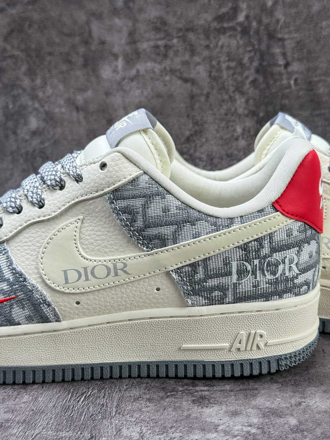 210 Nike Air Force 1 Low 07 x DIOR 灰白小勾满天星 DN1688-812-Chinese UA Cheap High Quatity Brand Clothes Bags handbags Sneakers wholesale wholesaler seller from China Factory suppliers Fashion Clothing Shoes best Quality Beautiful Price 210 Nike Air Force 1 Low 07 x DIOR 灰白小勾满天星 DN1688-812