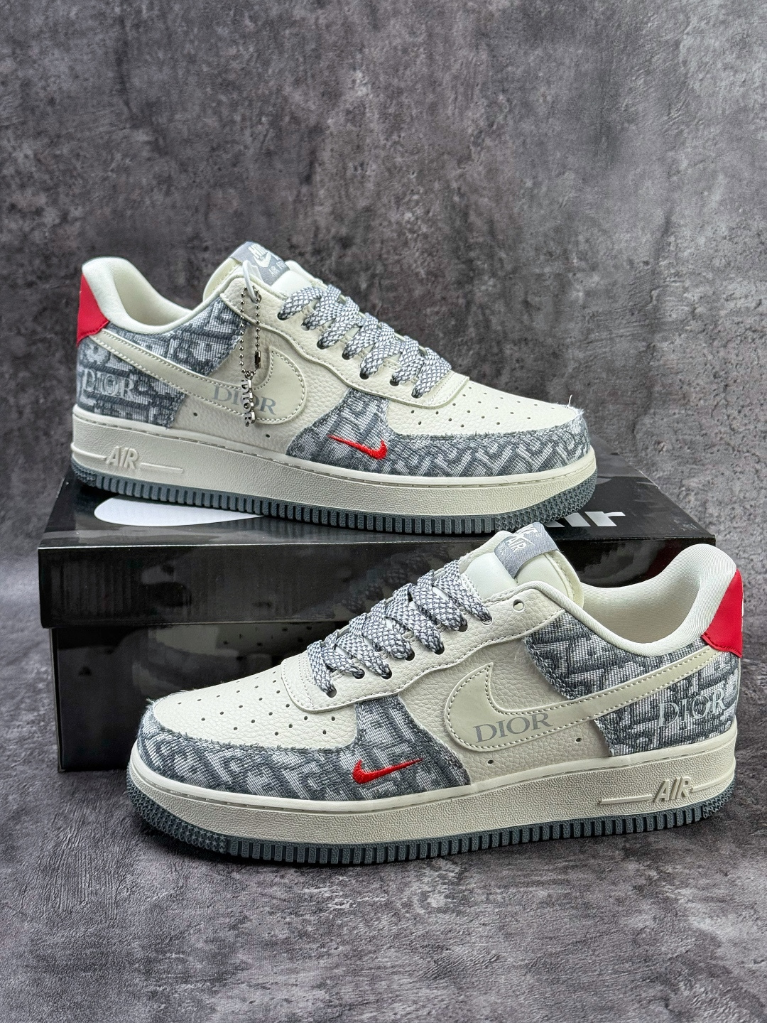 210 Nike Air Force 1 Low 07 x DIOR 灰白小勾满天星 DN1688-812-Chinese UA Cheap High Quatity Brand Clothes Bags handbags Sneakers wholesale wholesaler seller from China Factory suppliers Fashion Clothing Shoes best Quality Beautiful Price 210 Nike Air Force 1 Low 07 x DIOR 灰白小勾满天星 DN1688-812