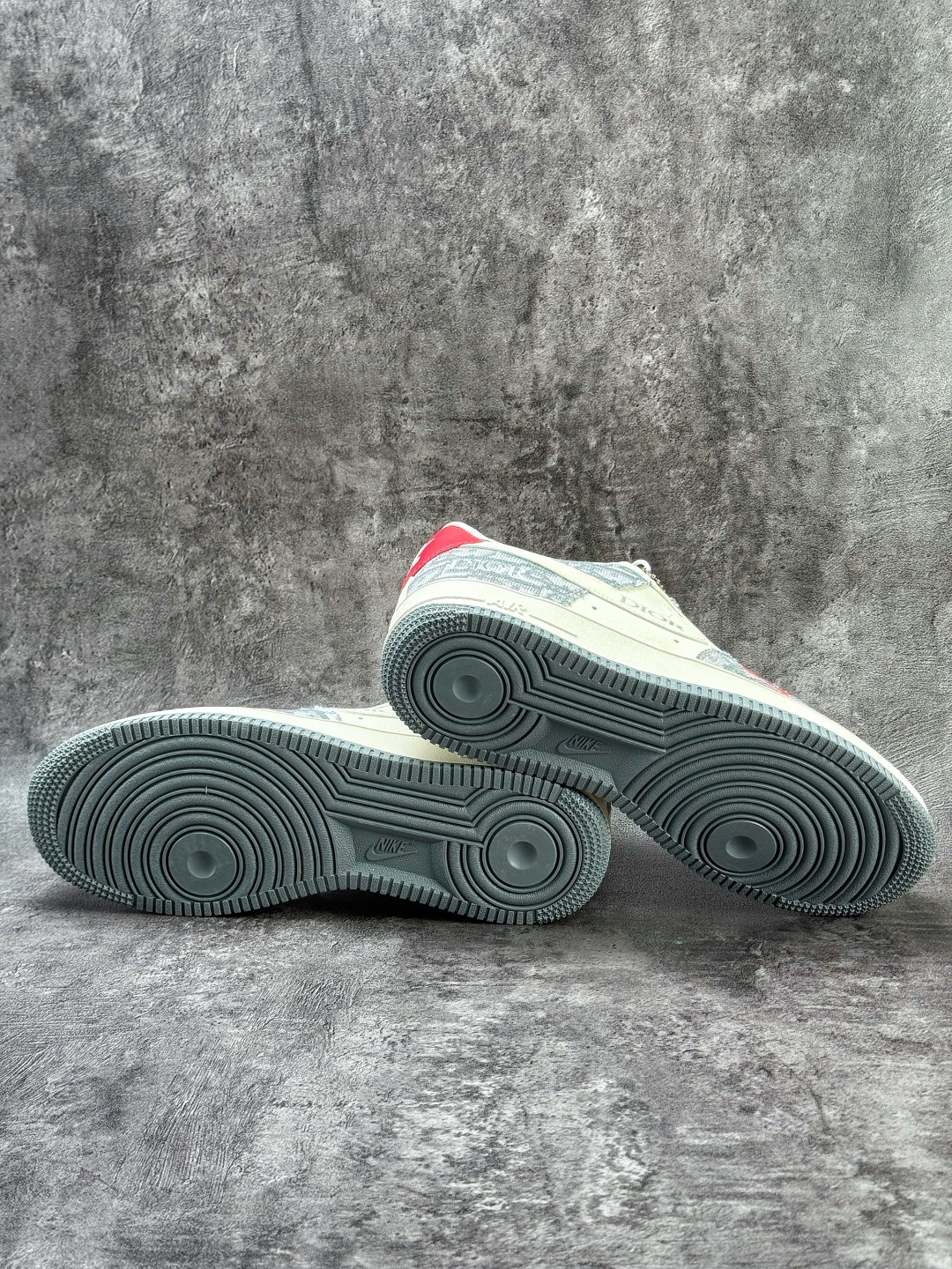 210 Nike Air Force 1 Low 07 x DIOR 灰白小勾满天星 DN1688-812-Chinese UA Cheap High Quatity Brand Clothes Bags handbags Sneakers wholesale wholesaler seller from China Factory suppliers Fashion Clothing Shoes best Quality Beautiful Price 210 Nike Air Force 1 Low 07 x DIOR 灰白小勾满天星 DN1688-812
