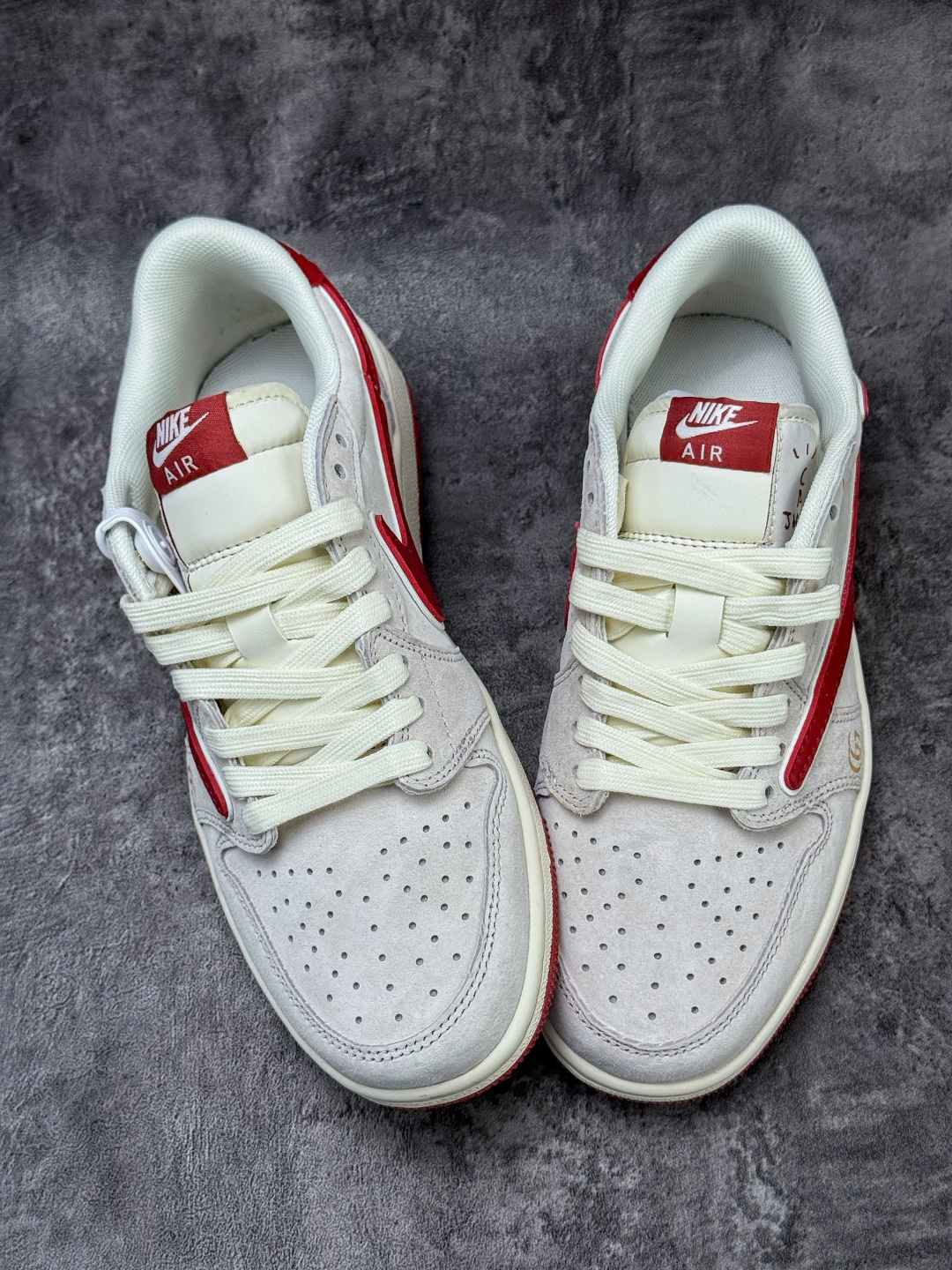 Travis Scott x Nike Air Jordan 1 Low x GUCCI 马年限定 Air Jordan 1 Low 反转灰红倒钩 纯原版本 XZ6668-056