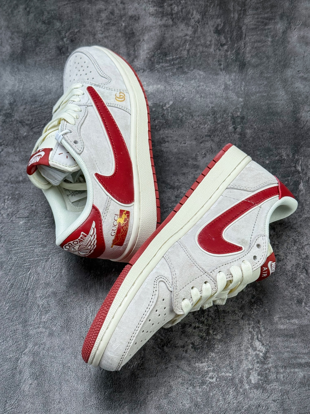 Travis Scott x Nike Air Jordan 1 Low x GUCCI 马年限定 Air Jordan 1 Low 反转灰红倒钩 纯原版本 XZ6668-056