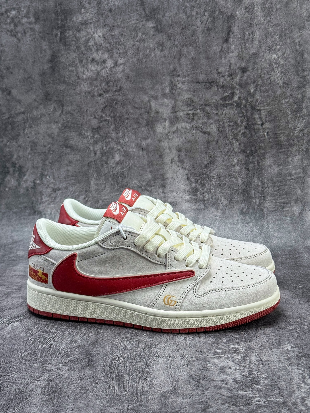 Travis Scott x Nike Air Jordan 1 Low x GUCCI 马年限定 Air Jordan 1 Low 反转灰红倒钩 纯原版本 XZ6668-056