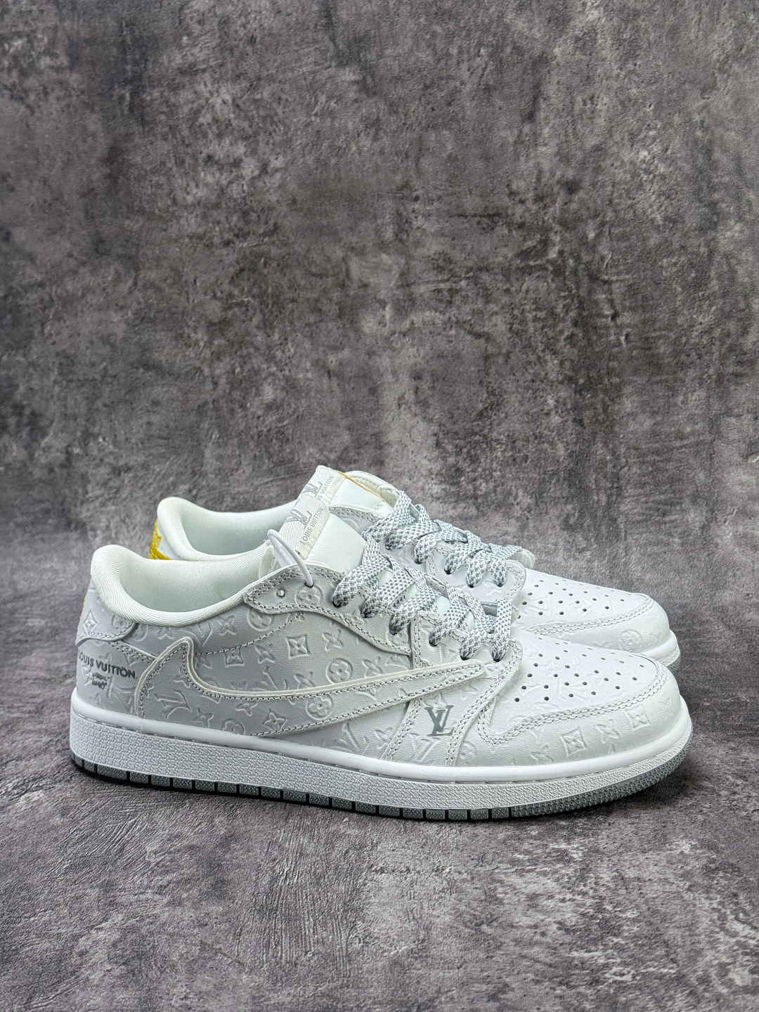 230 Travis Scott x Nike Air Jordan 1 Low x Louis Vuitton Air Jordan 1 Low 反转纯白满印满天星倒钩 纯原版本 LD2028-061