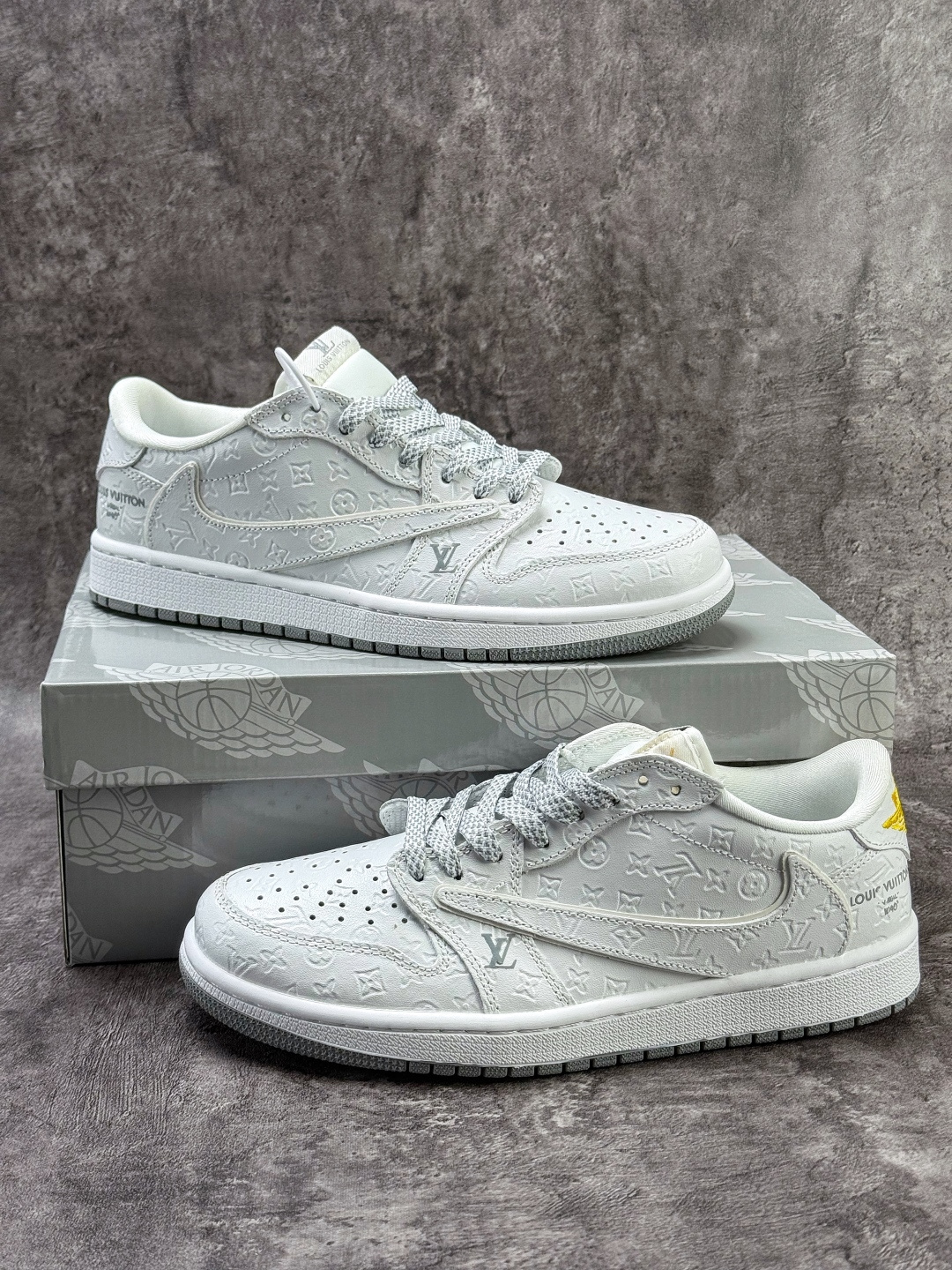 230 Travis Scott x Nike Air Jordan 1 Low x Louis Vuitton Air Jordan 1 Low 反转纯白满印满天星倒钩 纯原版本 LD2028-061