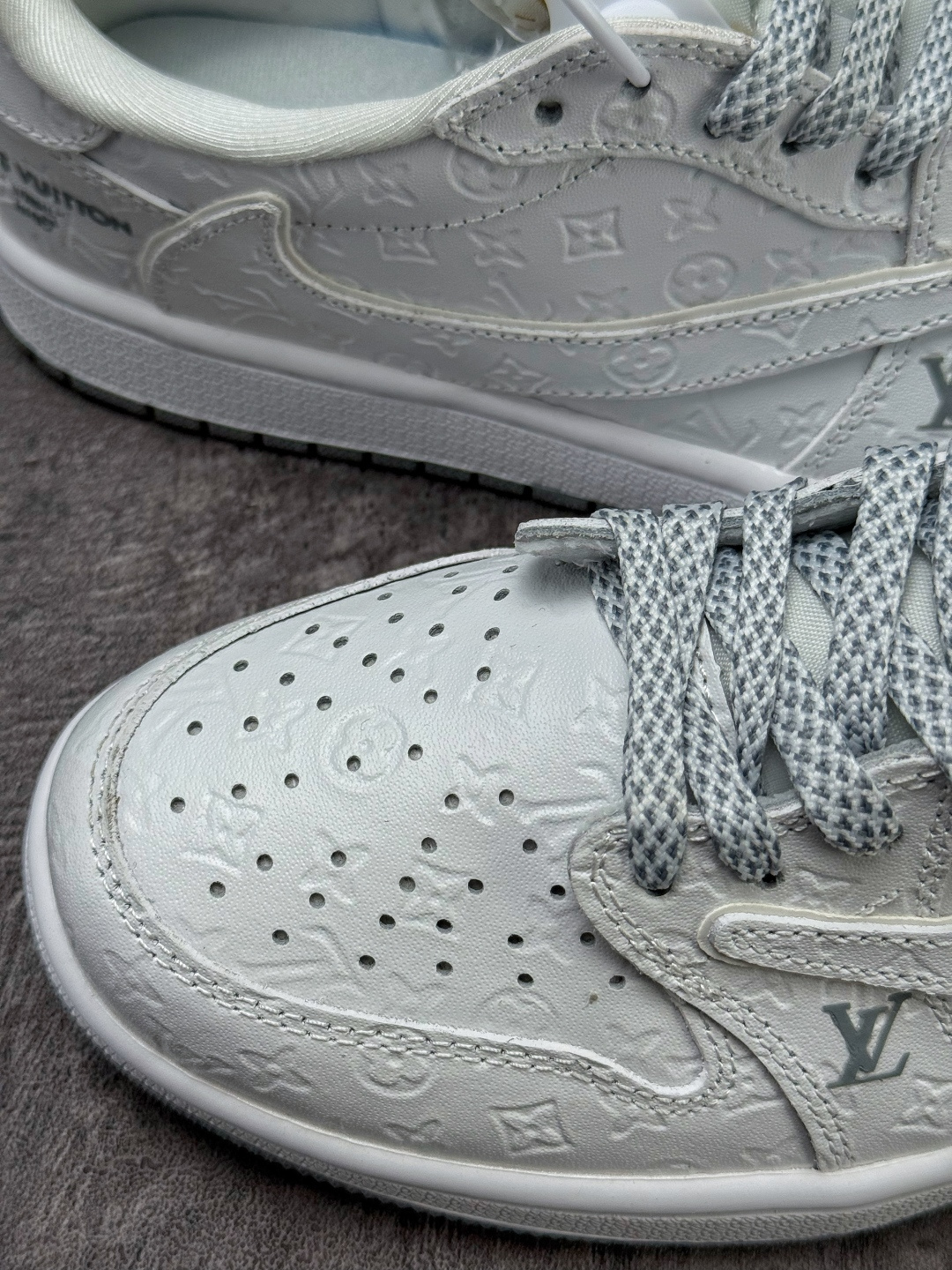 230 Travis Scott x Nike Air Jordan 1 Low x Louis Vuitton Air Jordan 1 Low 反转纯白满印满天星倒钩 纯原版本 LD2028-061