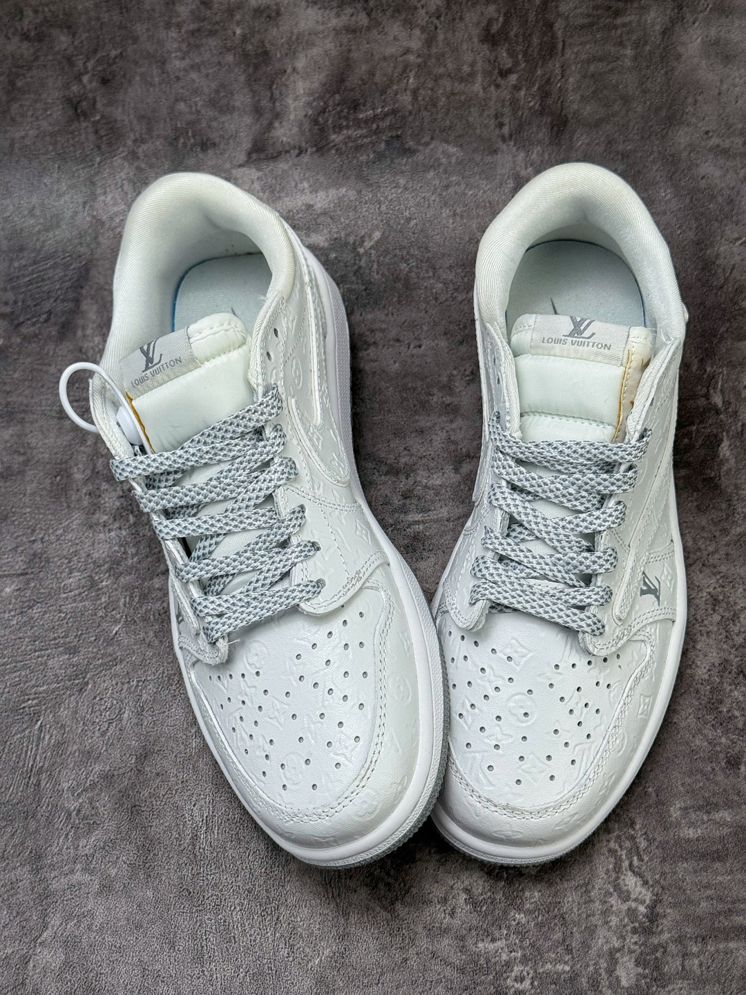 230 Travis Scott x Nike Air Jordan 1 Low x Louis Vuitton Air Jordan 1 Low 反转纯白满印满天星倒钩 纯原版本 LD2028-061