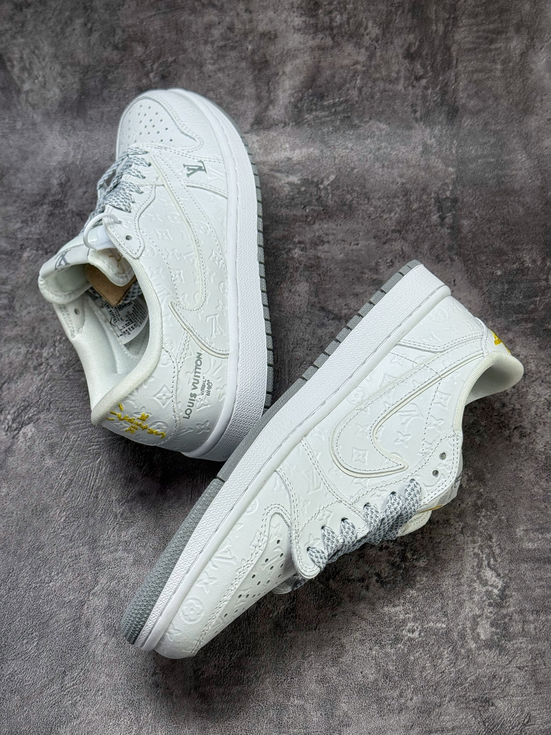 230 Travis Scott x Nike Air Jordan 1 Low x Louis Vuitton Air Jordan 1 Low 反转纯白满印满天星倒钩 纯原版本 LD2028-061