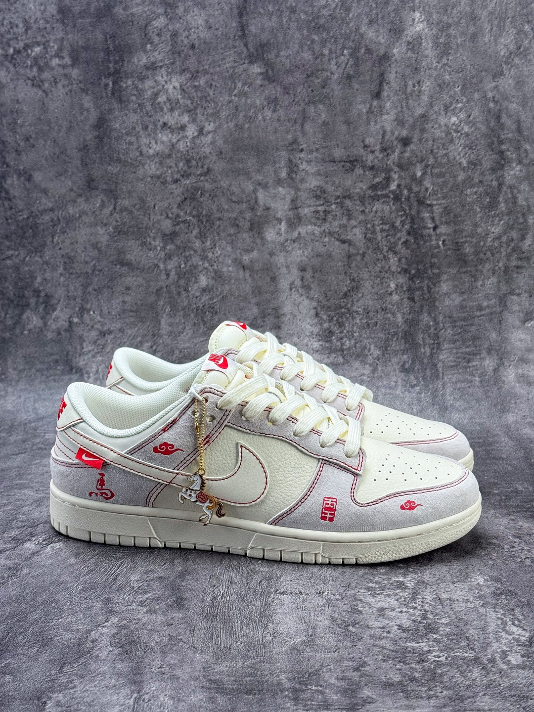 220 Nike SB Dunk Low 马年限定 灰白 YX5066-411-Chinese UA Cheap High Quatity Brand Clothes Bags handbags Sneakers wholesale wholesaler seller from China Factory suppliers Fashion Clothing Shoes best Quality Beautiful Price 220 Nike SB Dunk Low 马年限定 灰白 YX5066-411