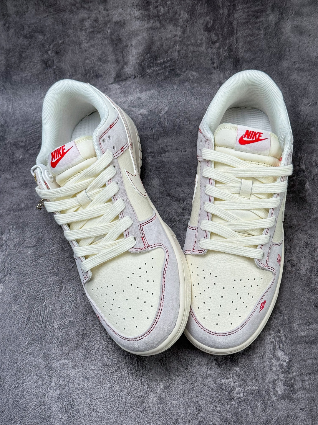 220 Nike SB Dunk Low 马年限定 灰白 YX5066-411-Chinese UA Cheap High Quatity Brand Clothes Bags handbags Sneakers wholesale wholesaler seller from China Factory suppliers Fashion Clothing Shoes best Quality Beautiful Price 220 Nike SB Dunk Low 马年限定 灰白 YX5066-411
