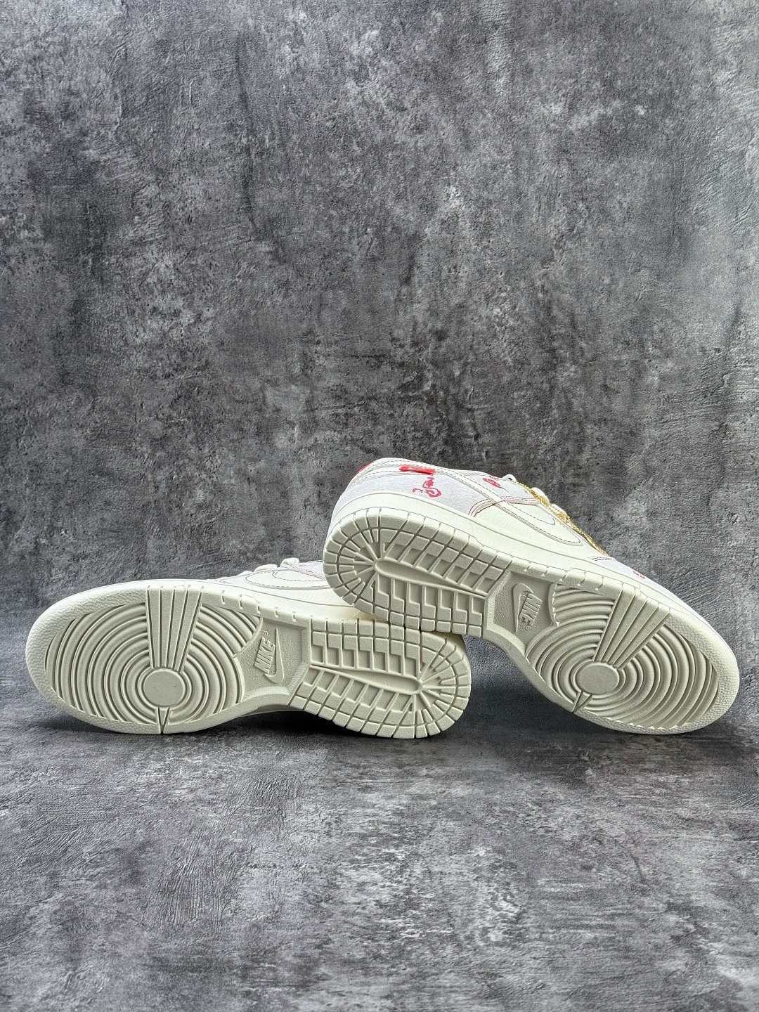 220 Nike SB Dunk Low 马年限定 灰白 YX5066-411-Chinese UA Cheap High Quatity Brand Clothes Bags handbags Sneakers wholesale wholesaler seller from China Factory suppliers Fashion Clothing Shoes best Quality Beautiful Price 220 Nike SB Dunk Low 马年限定 灰白 YX5066-411