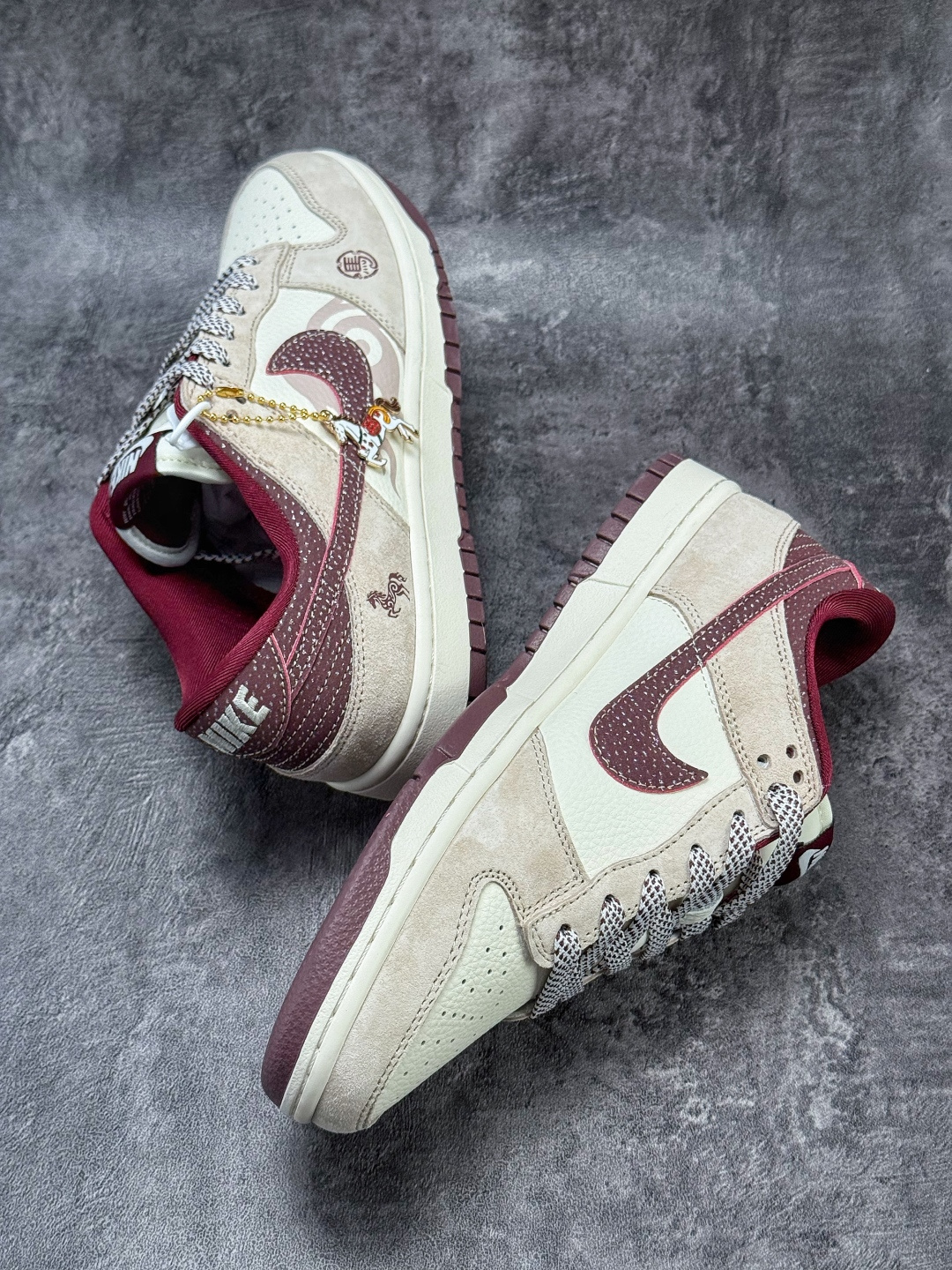 Nike SB Dunk Low 马年限定 棕白满天星 XT6998-112 Nike SB Dunk Low 马年限定 棕白满天星 XT6998-112