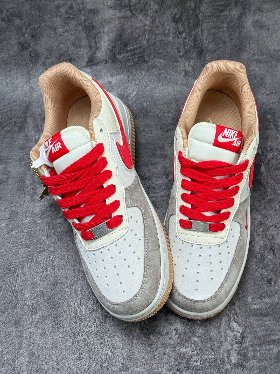 Nike Air Force 1 Low 07 马年限定 灰白红三小勾 XT6998-100 Nike Air Force 1 Low 07 马年限定 灰白红三小勾 XT6998-100