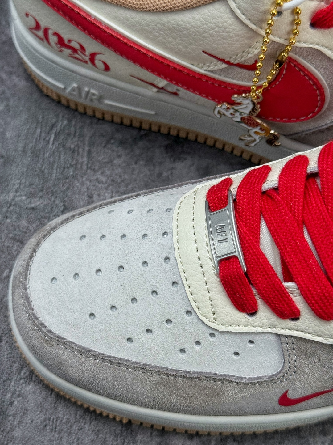 Nike Air Force 1 Low 07 马年限定 灰白红三小勾 XT6998-100 Nike Air Force 1 Low 07 马年限定 灰白红三小勾 XT6998-100