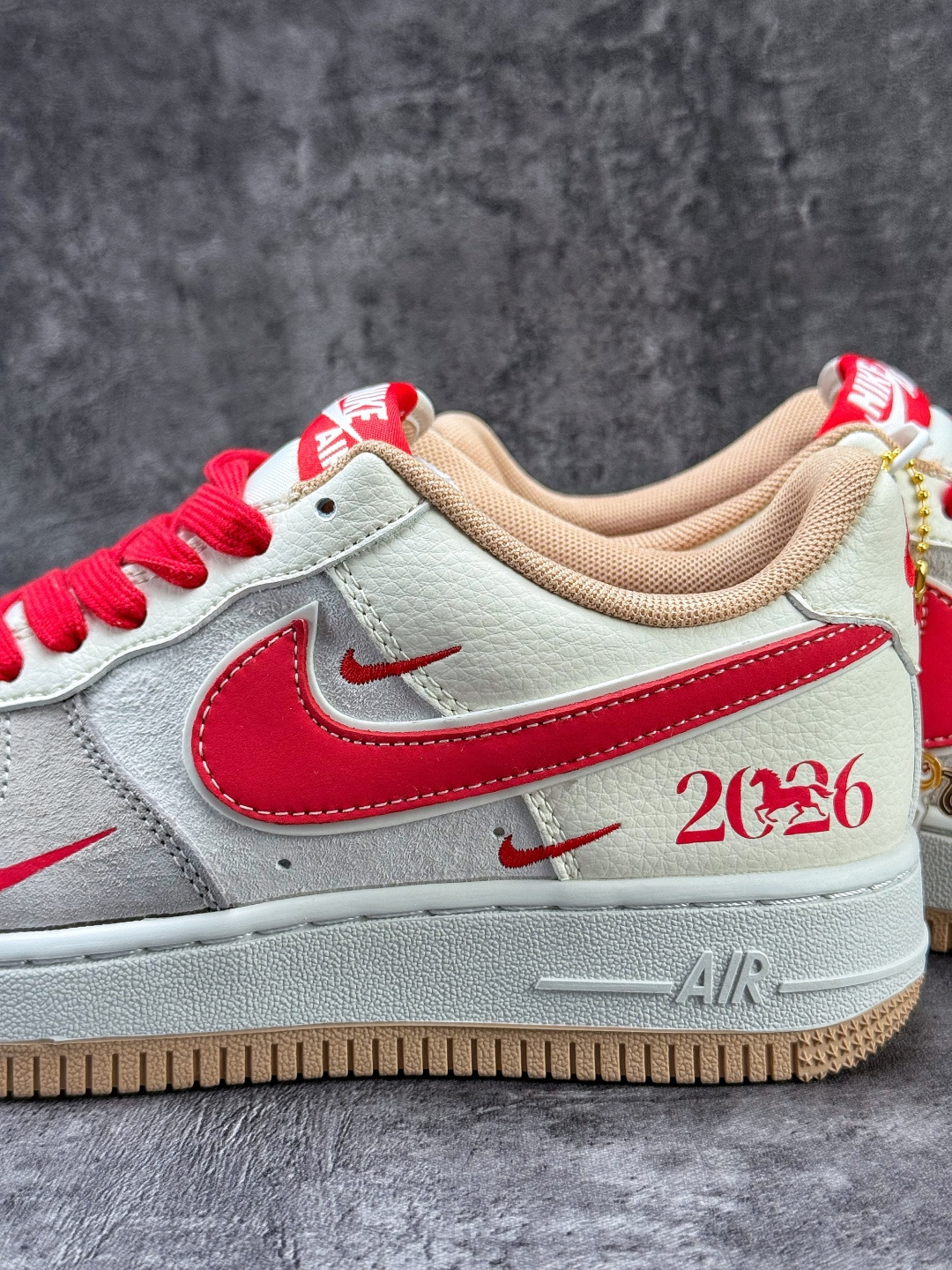 Nike Air Force 1 Low 07 马年限定 灰白红三小勾 XT6998-100 Nike Air Force 1 Low 07 马年限定 灰白红三小勾 XT6998-100