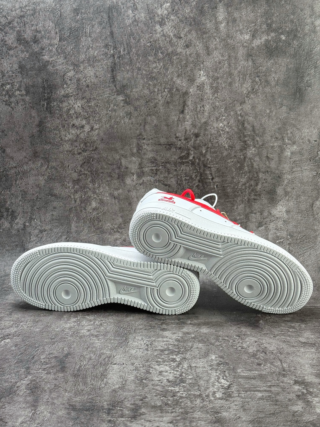 220 Nike Air Force 1 Low 07 马年限定 x Superme 白红 CZ0270-102-Chinese UA Cheap High Quatity Brand Clothes Bags handbags Sneakers wholesale wholesaler seller from China Factory suppliers Fashion Clothing Shoes best Quality Beautiful Price 220 Nike Air Force 1 Low 07 马年限定 x Superme 白红 CZ0270-102